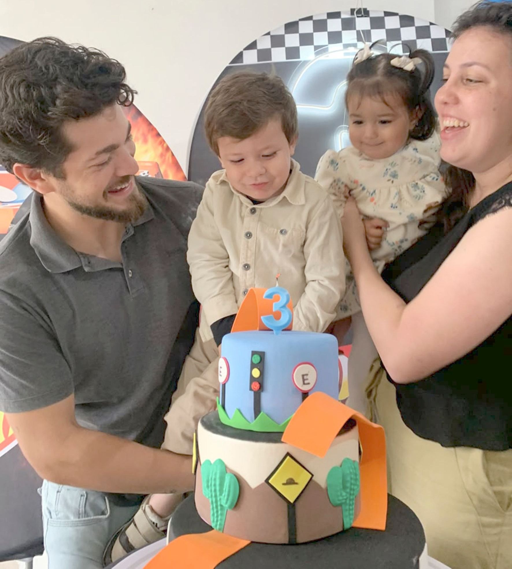 No dia 27 de setembro, João Augusto Gonzatti Rodrigues comemorou seus 3 aninhos ao lado dos pais, Tom e Mariana, da mana Maria Júlia. Que sua vida seja sempre repleta de descobertas, brincadeiras e muitos momentos felizes!