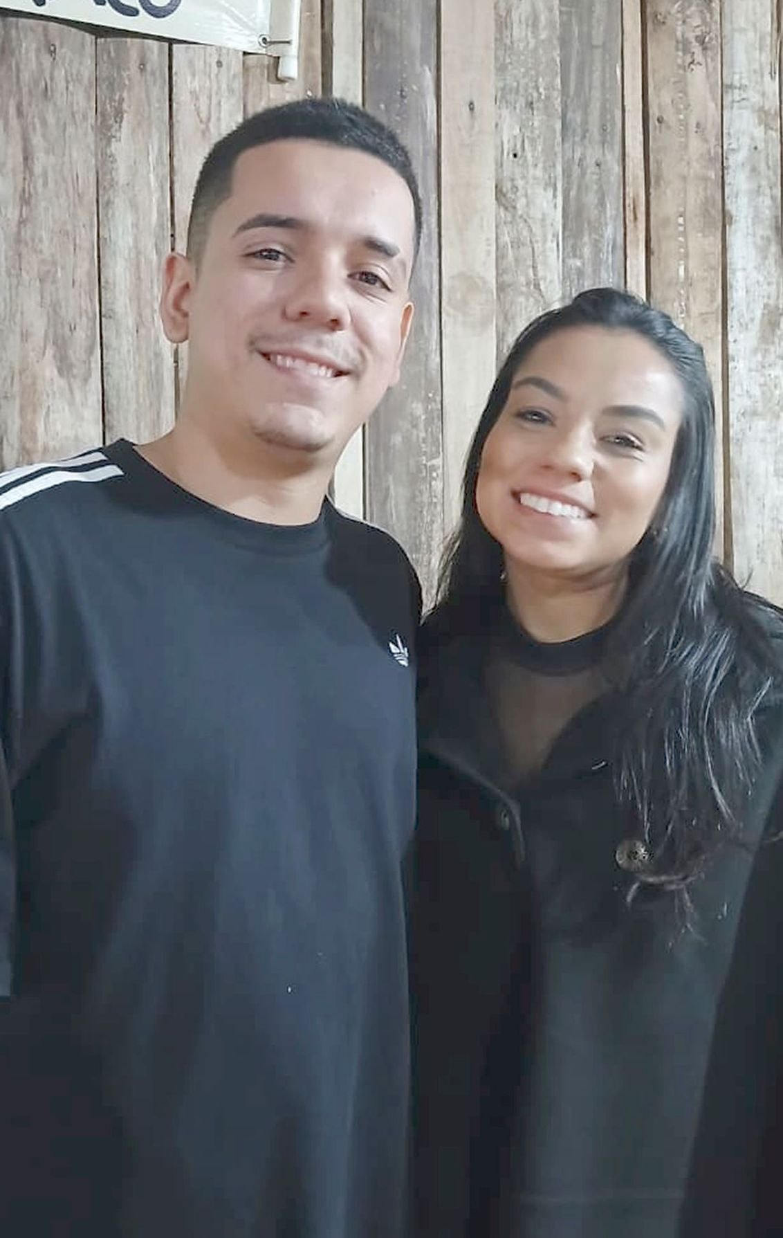Dandara Xavier em rolê pelo Encontro Farroupilha. Radicada no Rio de Janeiro, trouxe o namorado Gustavo Thomas para conhecer a terra natal.